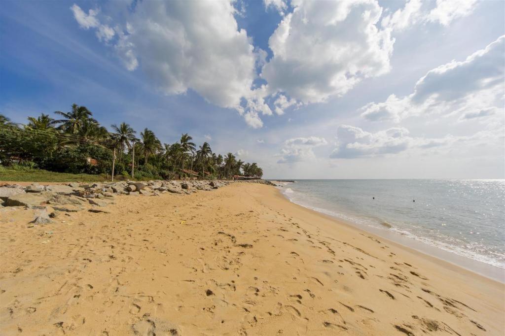 Araliya Blue Beach View Hotel Kudapaduwa Bagian luar foto
