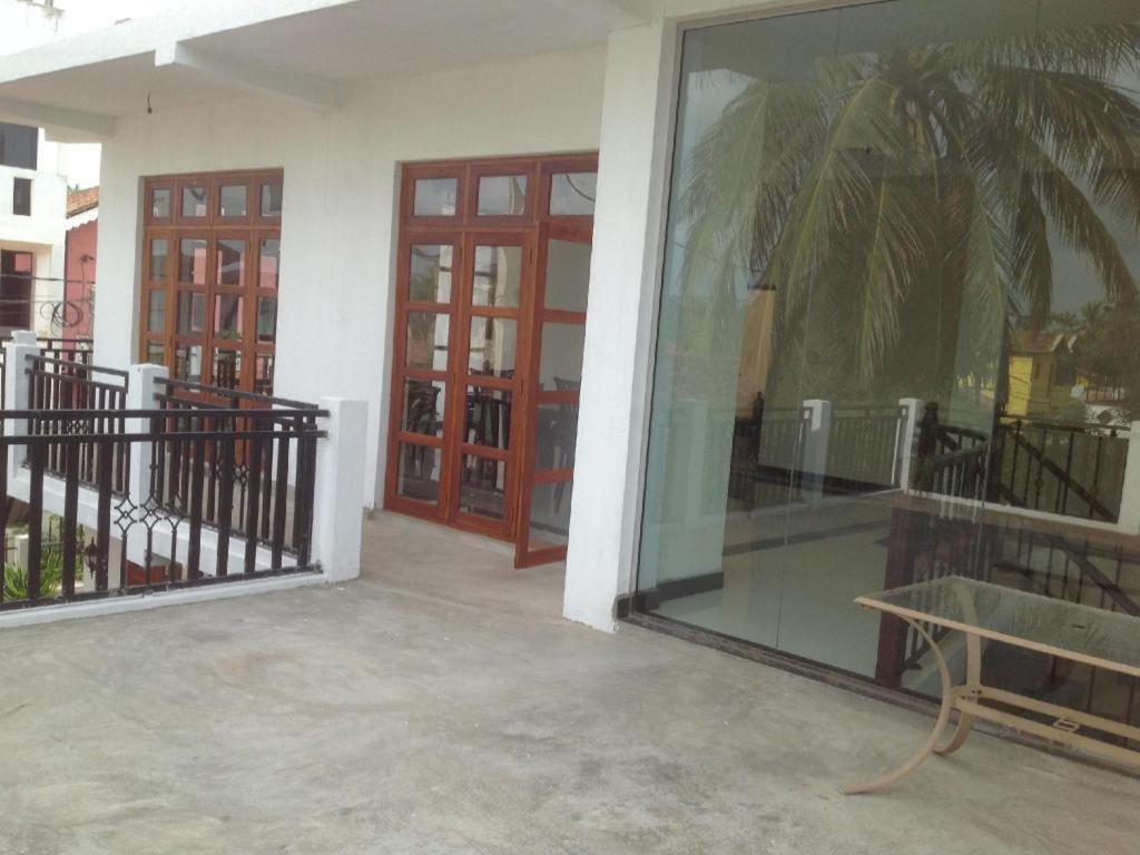 Araliya Blue Beach View Hotel Kudapaduwa Bagian luar foto