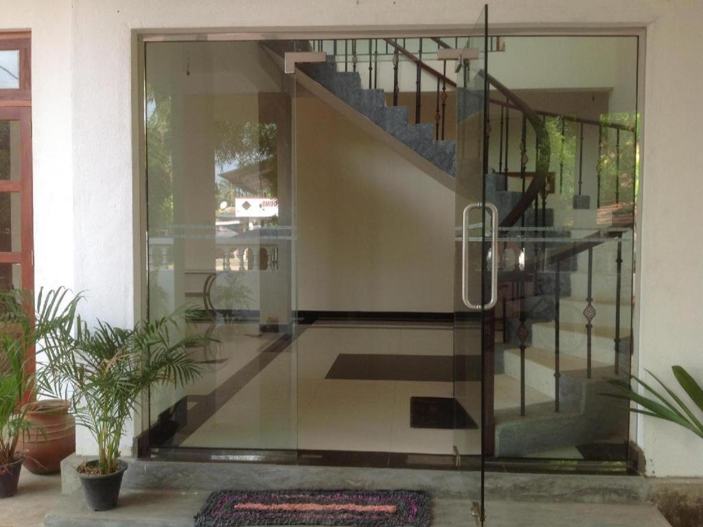 Araliya Blue Beach View Hotel Kudapaduwa Bagian luar foto
