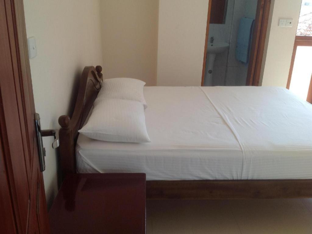 Araliya Blue Beach View Hotel Kudapaduwa Bagian luar foto