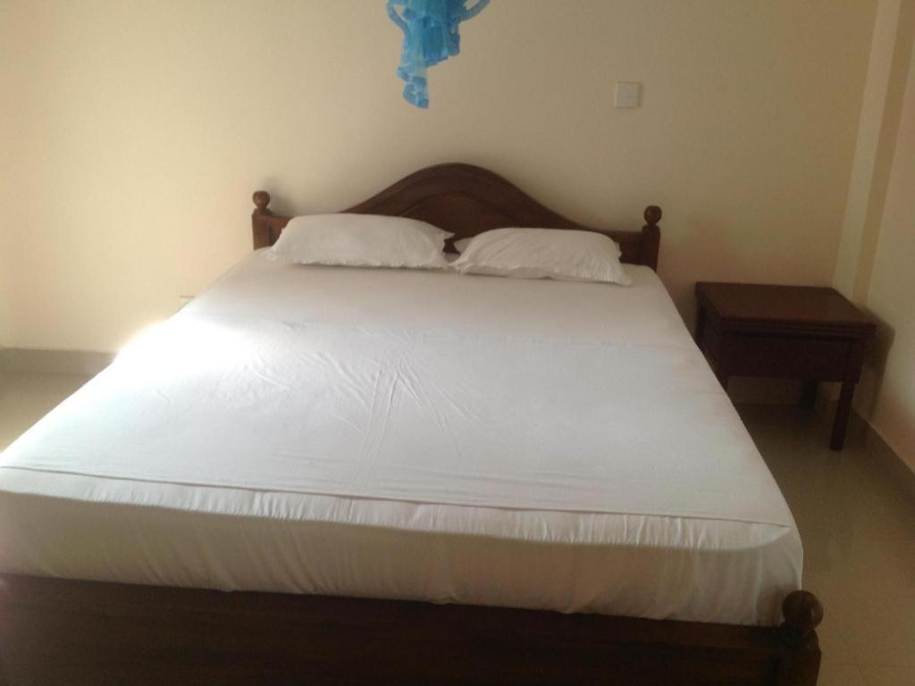 Araliya Blue Beach View Hotel Kudapaduwa Bagian luar foto