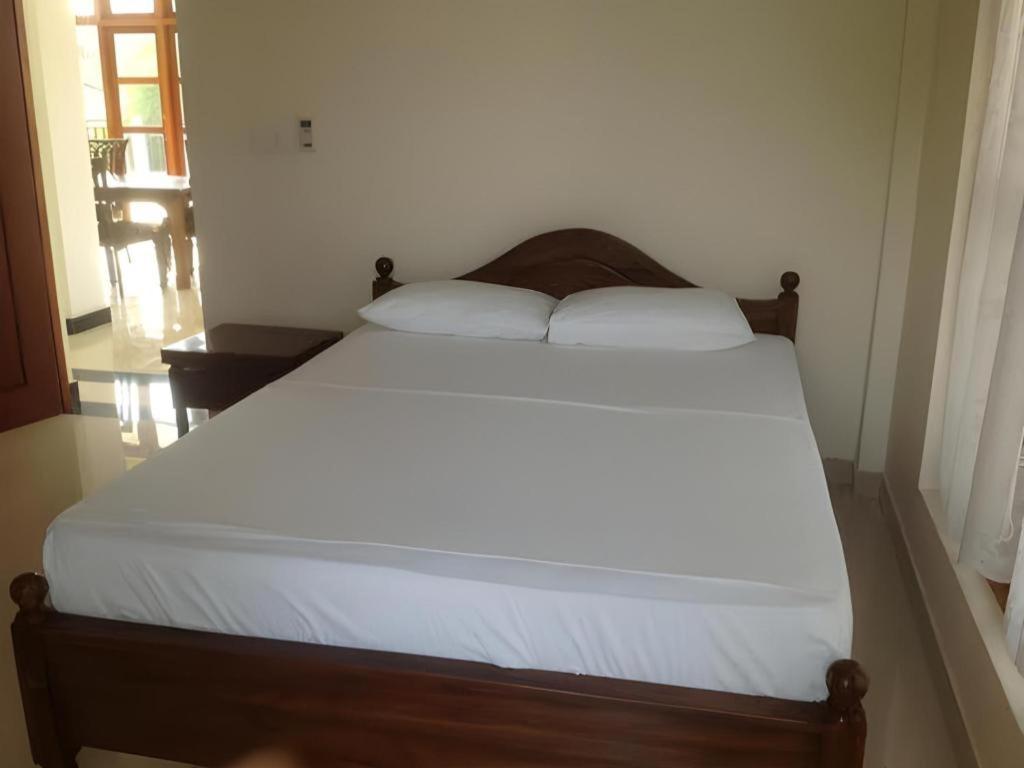 Araliya Blue Beach View Hotel Kudapaduwa Bagian luar foto