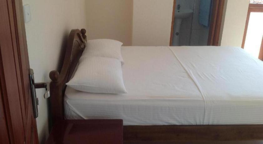 Araliya Blue Beach View Hotel Kudapaduwa Bagian luar foto