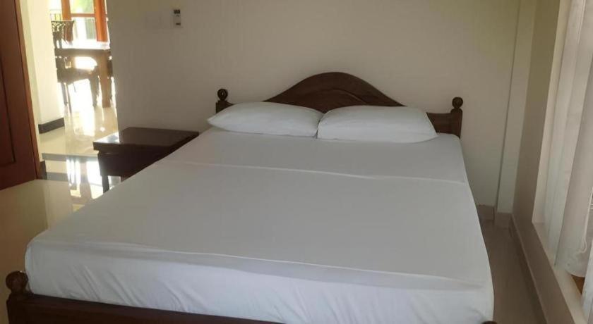 Araliya Blue Beach View Hotel Kudapaduwa Bagian luar foto
